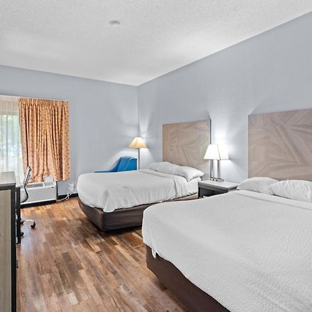Hotel Baymont By Wyndham Lawrence Extérieur photo