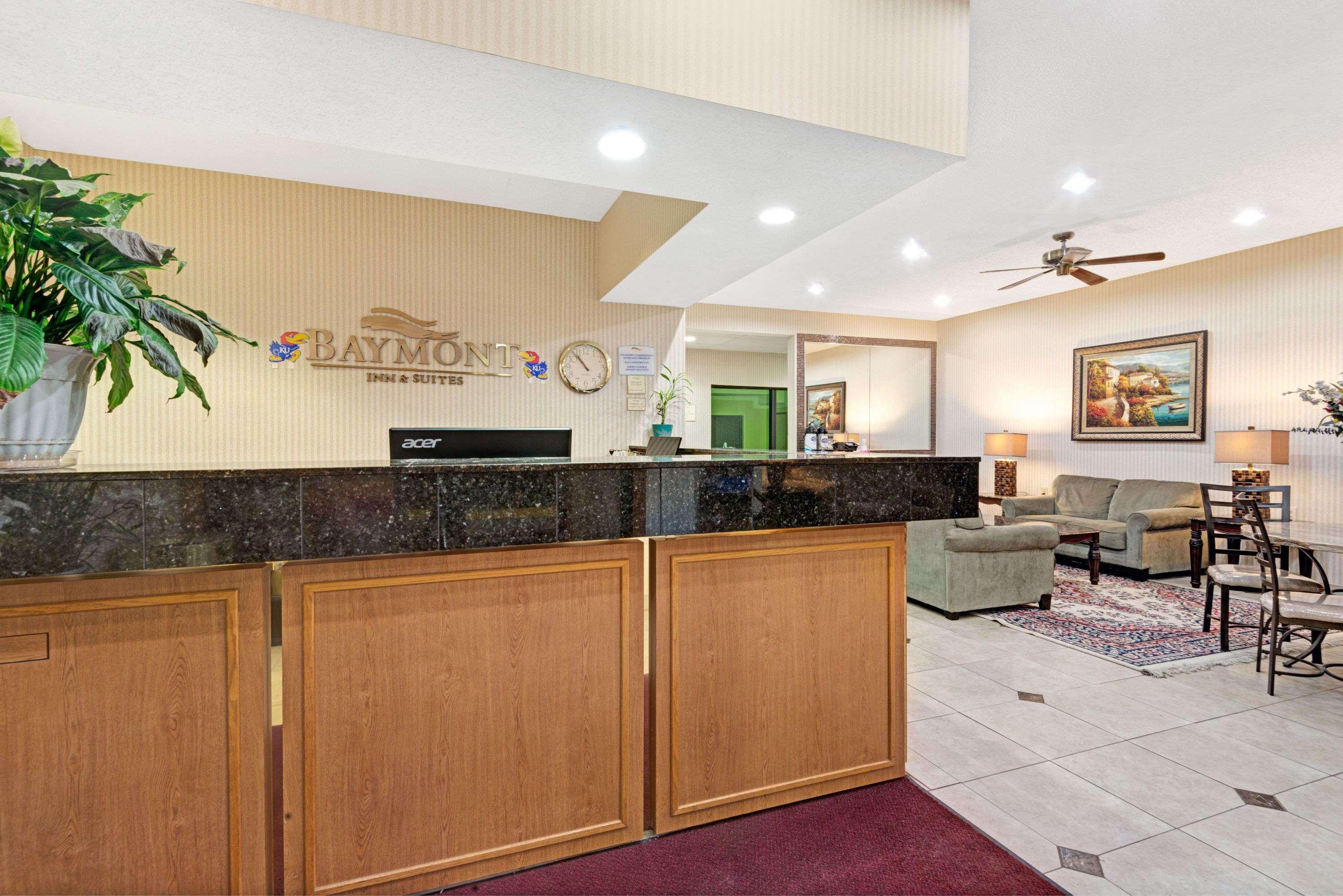 Hotel Baymont By Wyndham Lawrence Extérieur photo